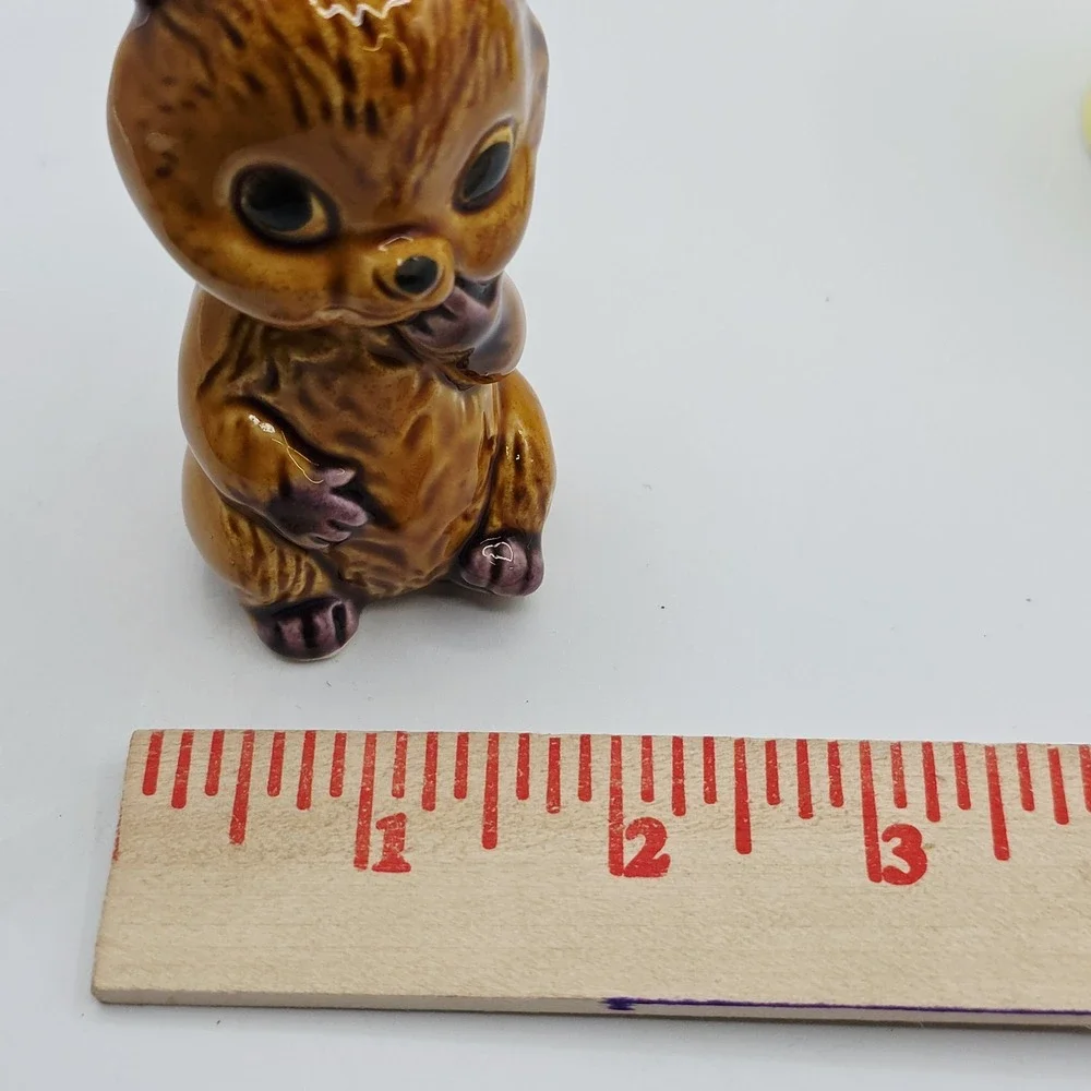 Vintage Ceramic Bear & Beehive Salt & Pepper Shakers Cute‎ Pair Collectible Gift